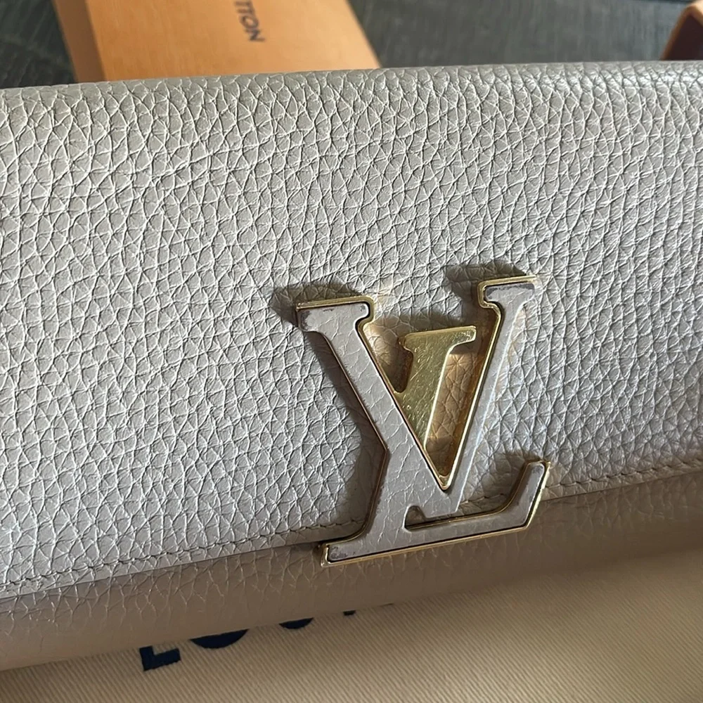 Louis Vuitton Capucines Wallet